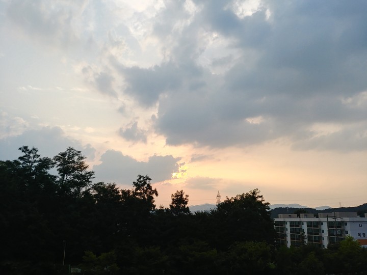 red sun