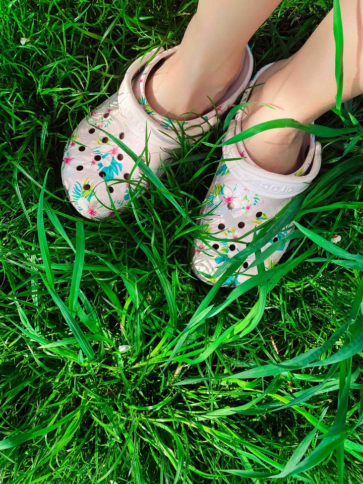 crocs