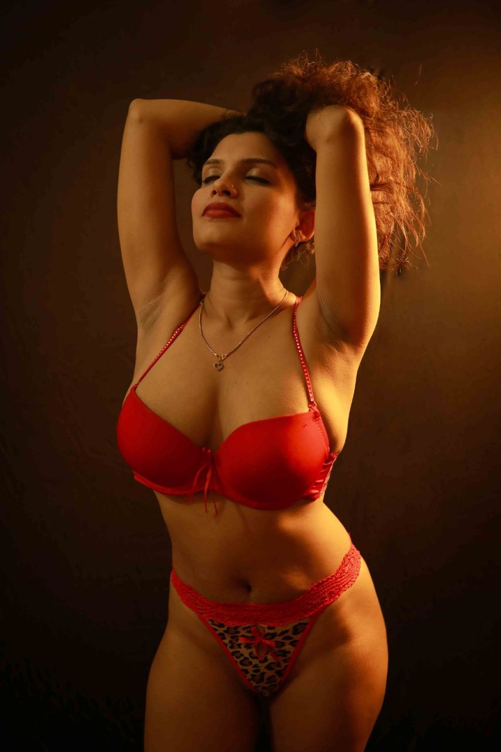Big Boob Indian Babe in Red Bra