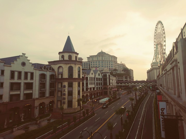 義大購物中心 E-Da Shopping Mall