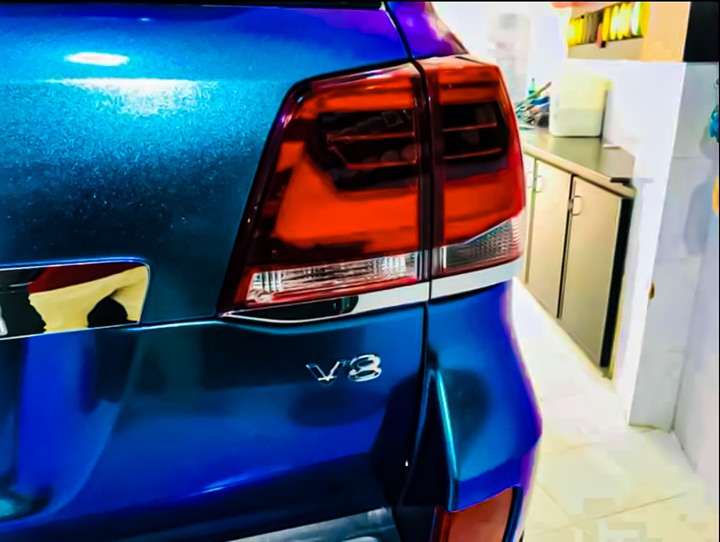 toyota v8 car