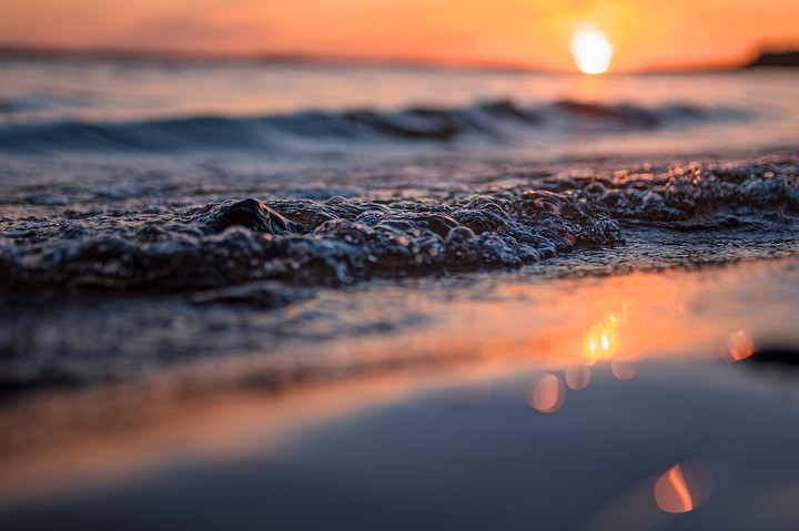 Dawn on lake
