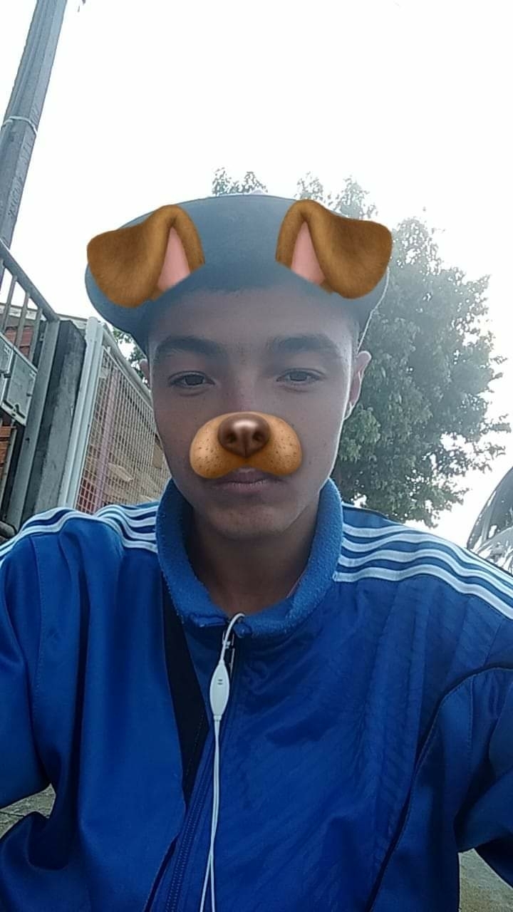 é