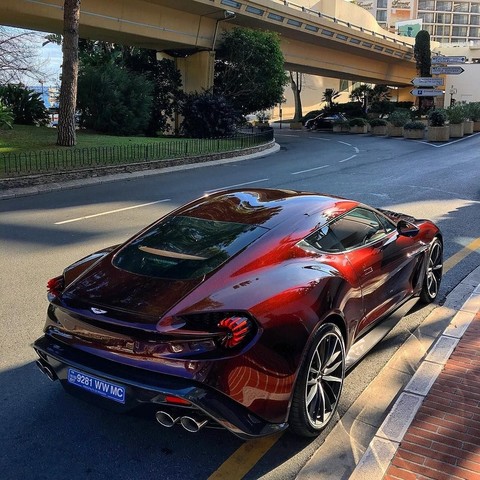 une belle voiture