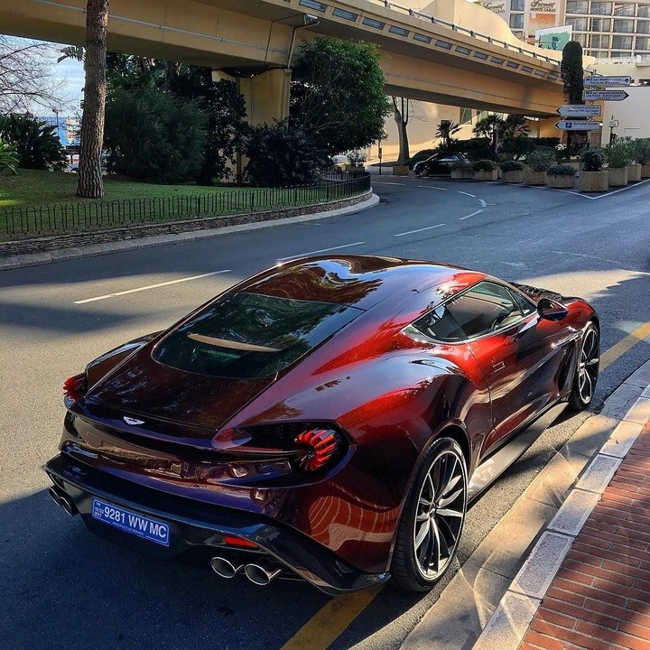 une belle voiture