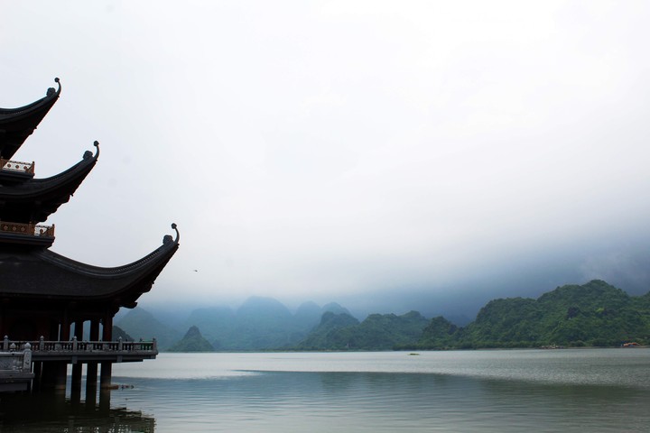 Tam Chúc Pagoda