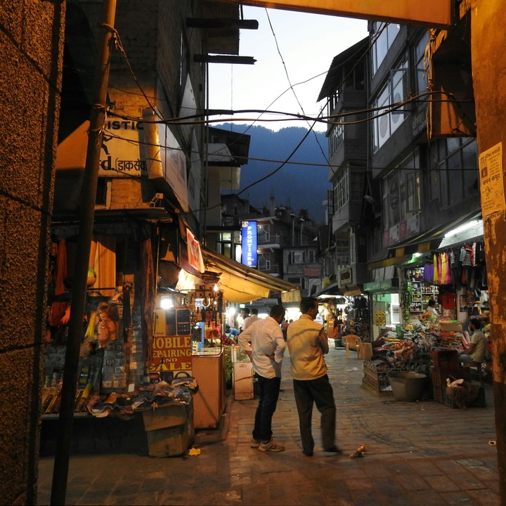 manali market. India.