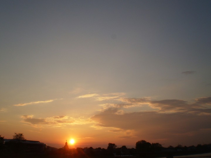 *SUN*