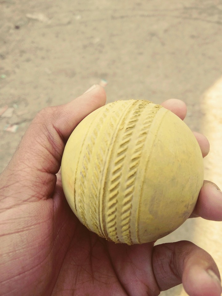 BALL; STUMPER BALL! VICKY! HEADLEY