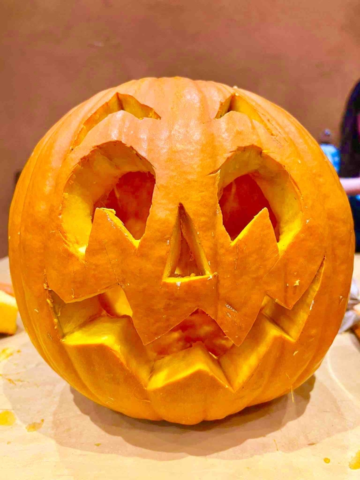 Calabaza tallada a mano