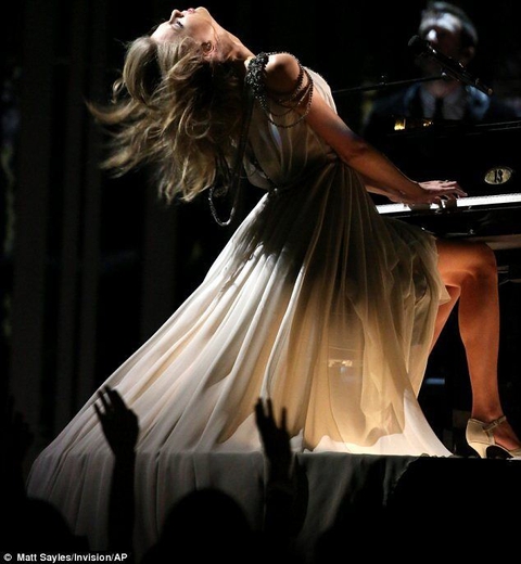 All Too Well - Grammy's Performance