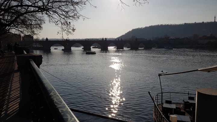 Prag, Karlsbrücke, cold februrary