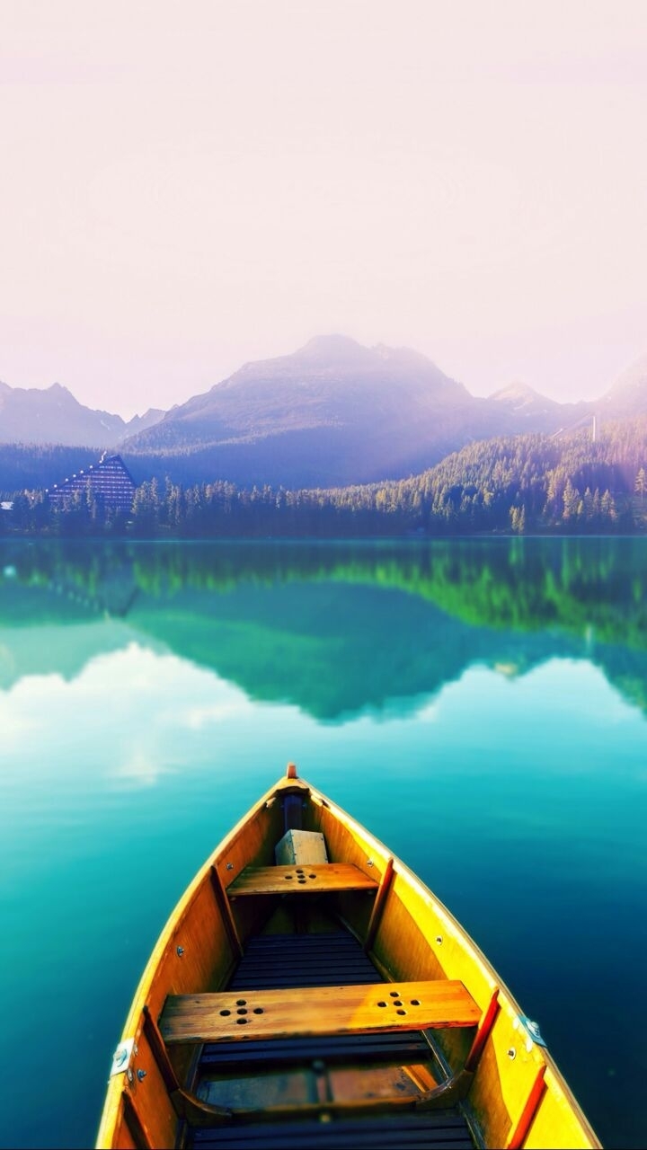 mountenese photo in water