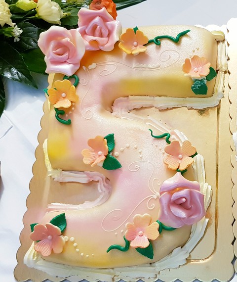 Flowery cake