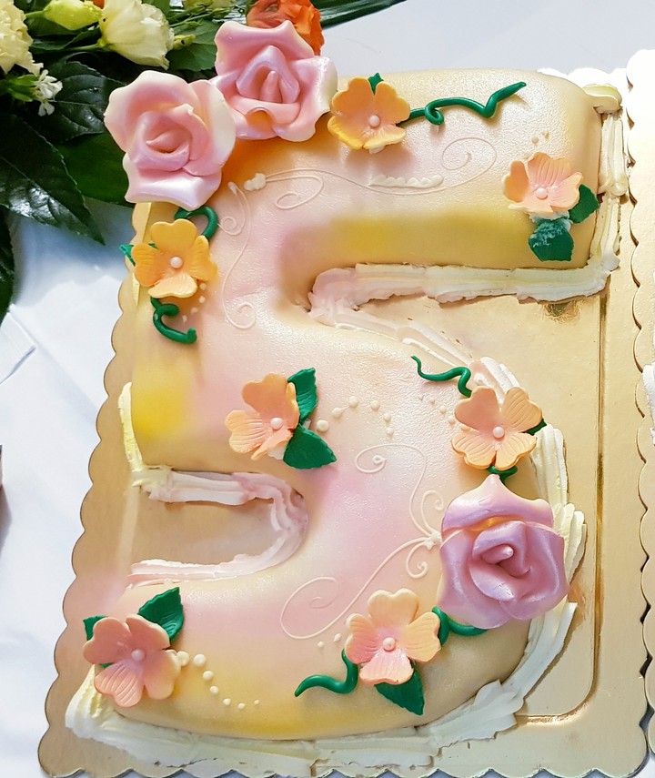 Flowery cake