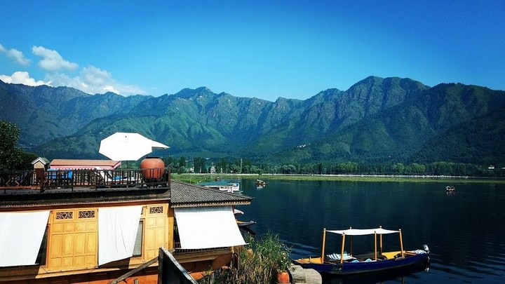 Painting view of Dal lake