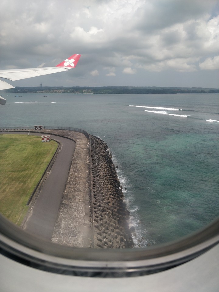 land and sea. Perfect shot on Oneplus5.