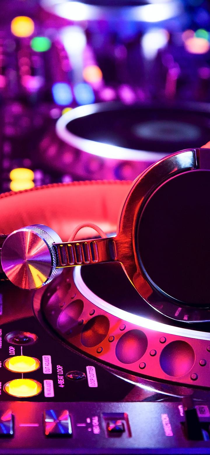 DJ