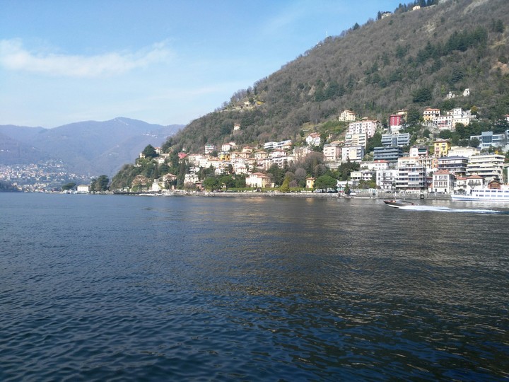 Spring is coming in Como lake