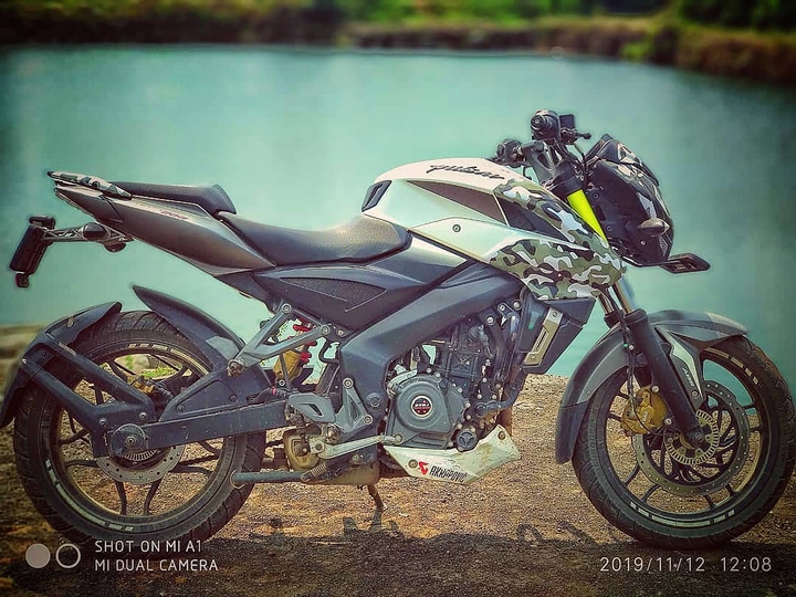 pulsar NS 200