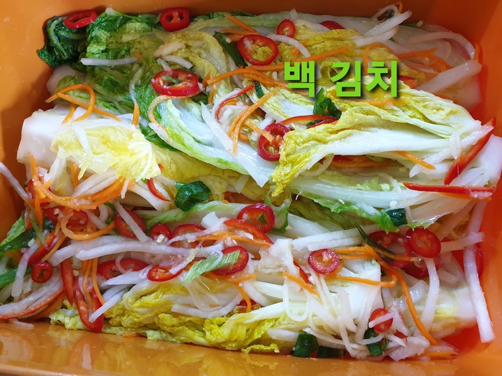 Eingelegte weiße Kimchi