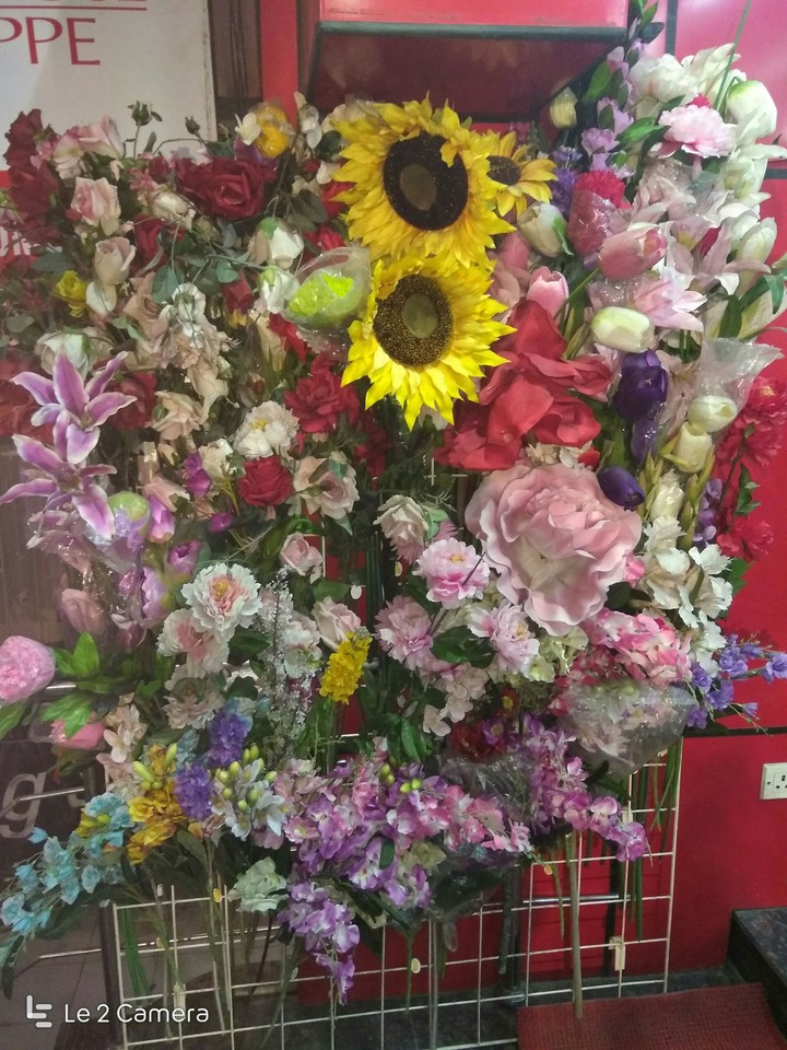 flowers shop around the streets