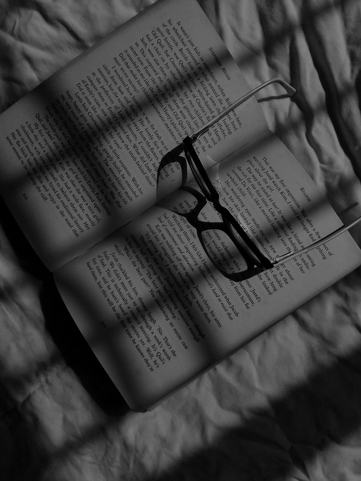 book black and white