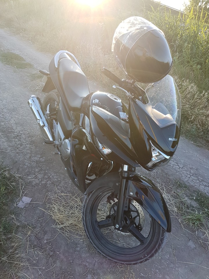 Suzuki İnazuma F Black