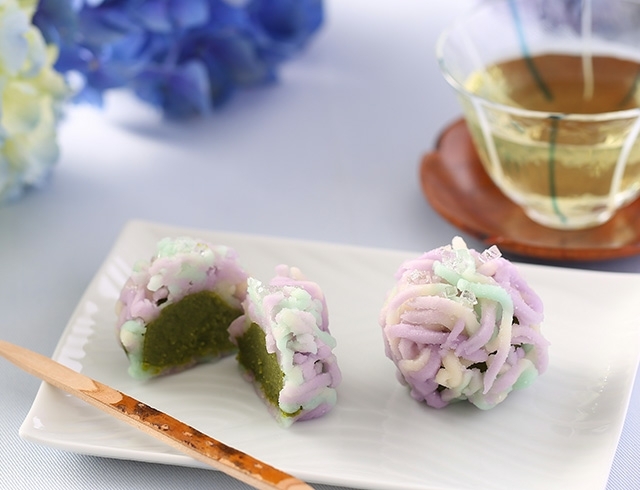 hydrangea-shaped confectionery