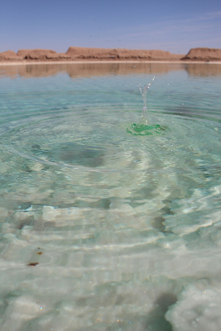 lake in desert ?
