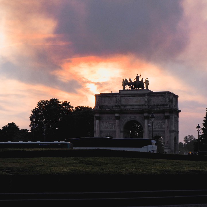 SUN SET