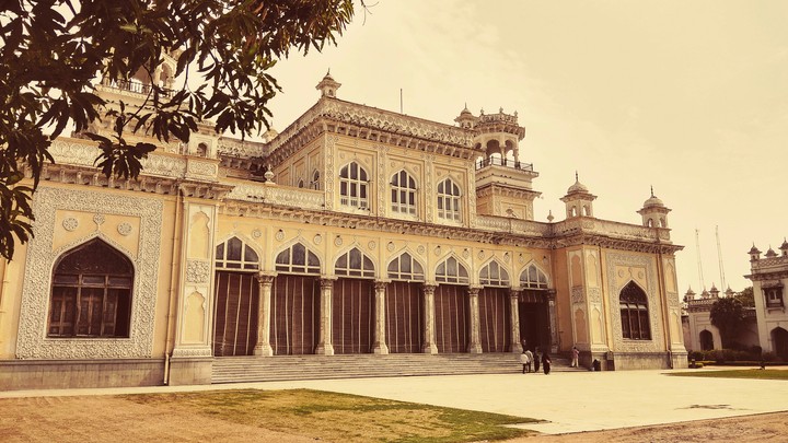 Chowmahallah