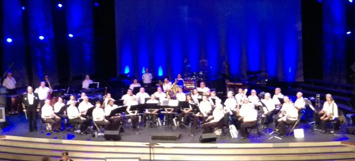 AUSA BAnd