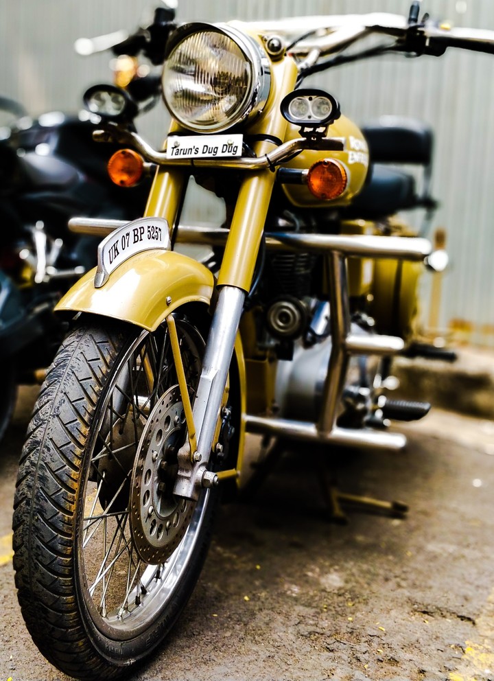 Royal Enfield in Color Mud