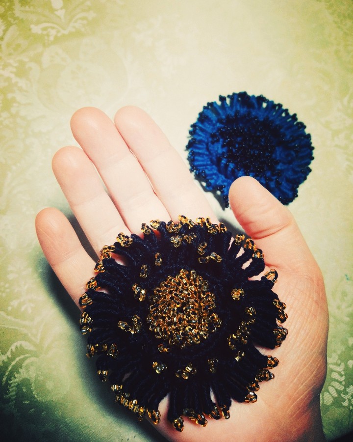 Knitting. Flowers 