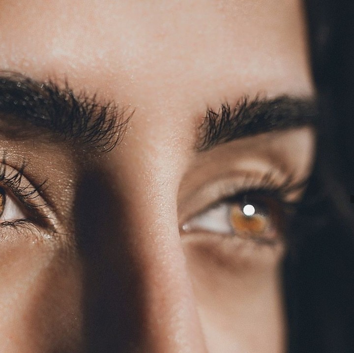 Brown eyes