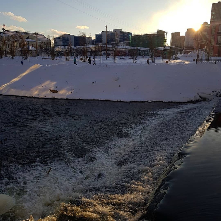 вода