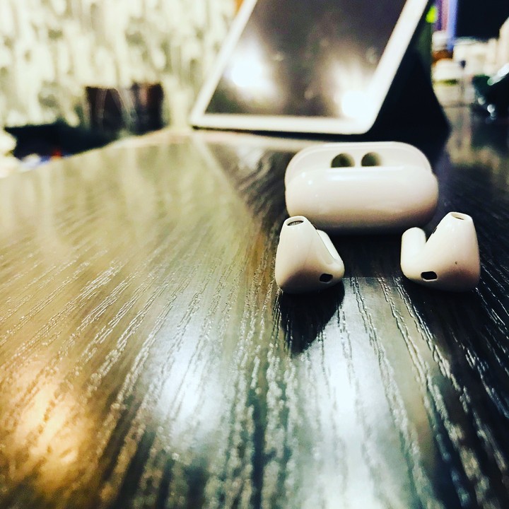 AirPods