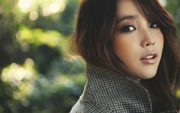 Woman Wallpaper