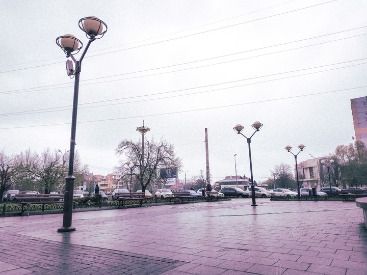 Akademika Glushko Square