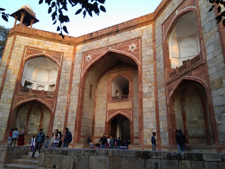 Humayun tom