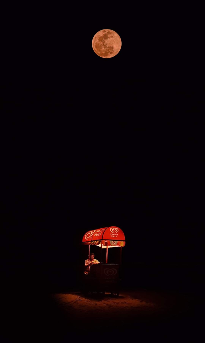MOONLIGHT