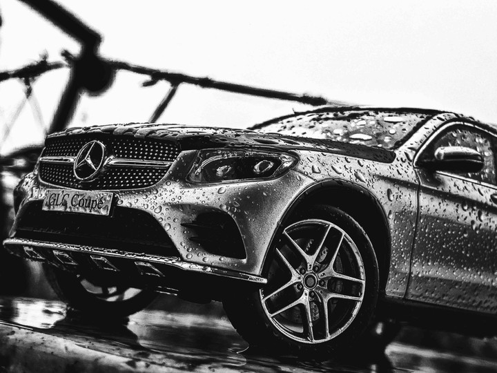 Mercedes GLC in Rain