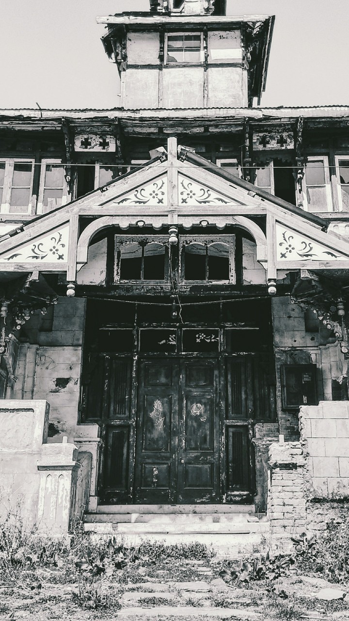 || VINTAGE HOUSE ||