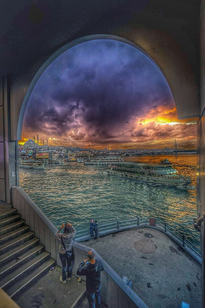 Turkish , İstanbul
