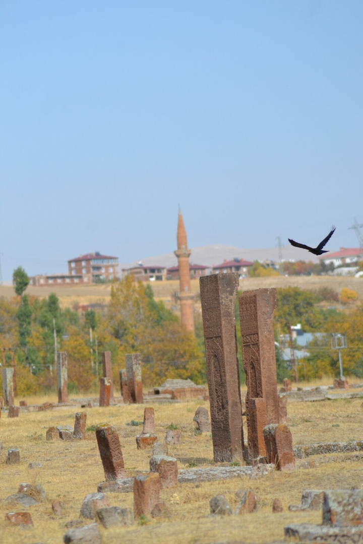 selcuklu mezarligi ahlat