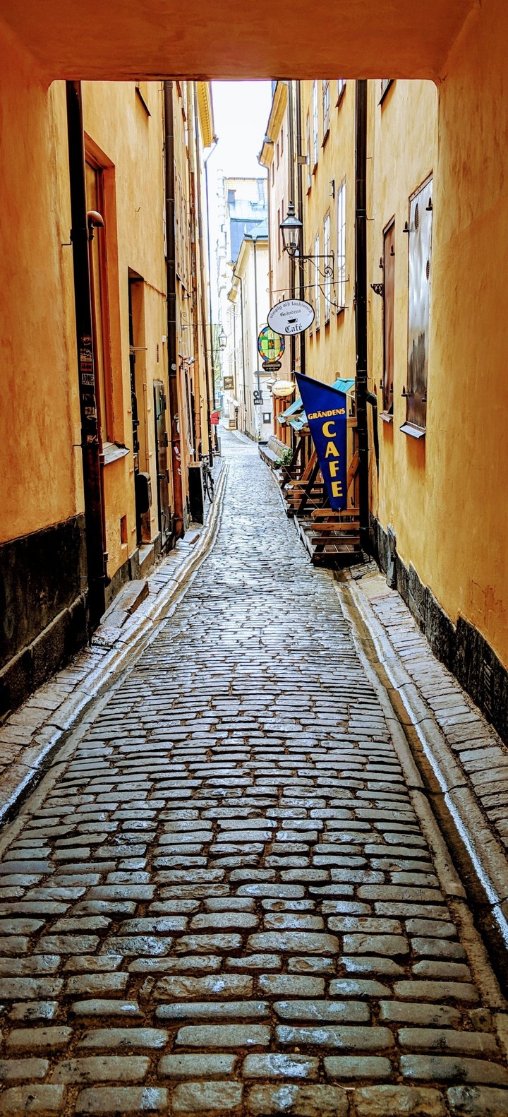 narrow down the lane