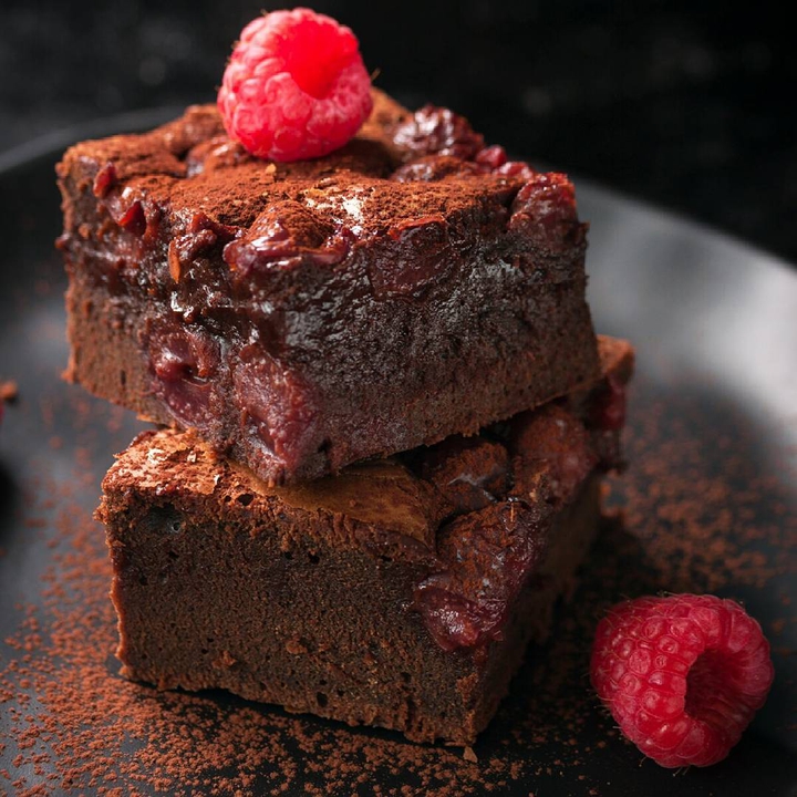 Raspberry brownie