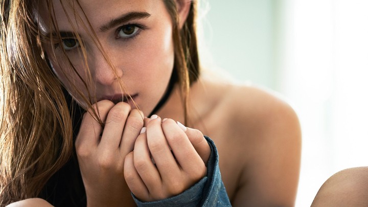 zoey-deutch-wide