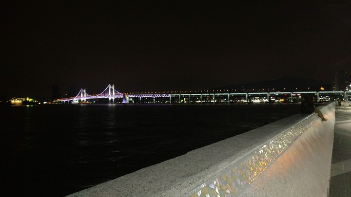 한 여름밤의 광안대교